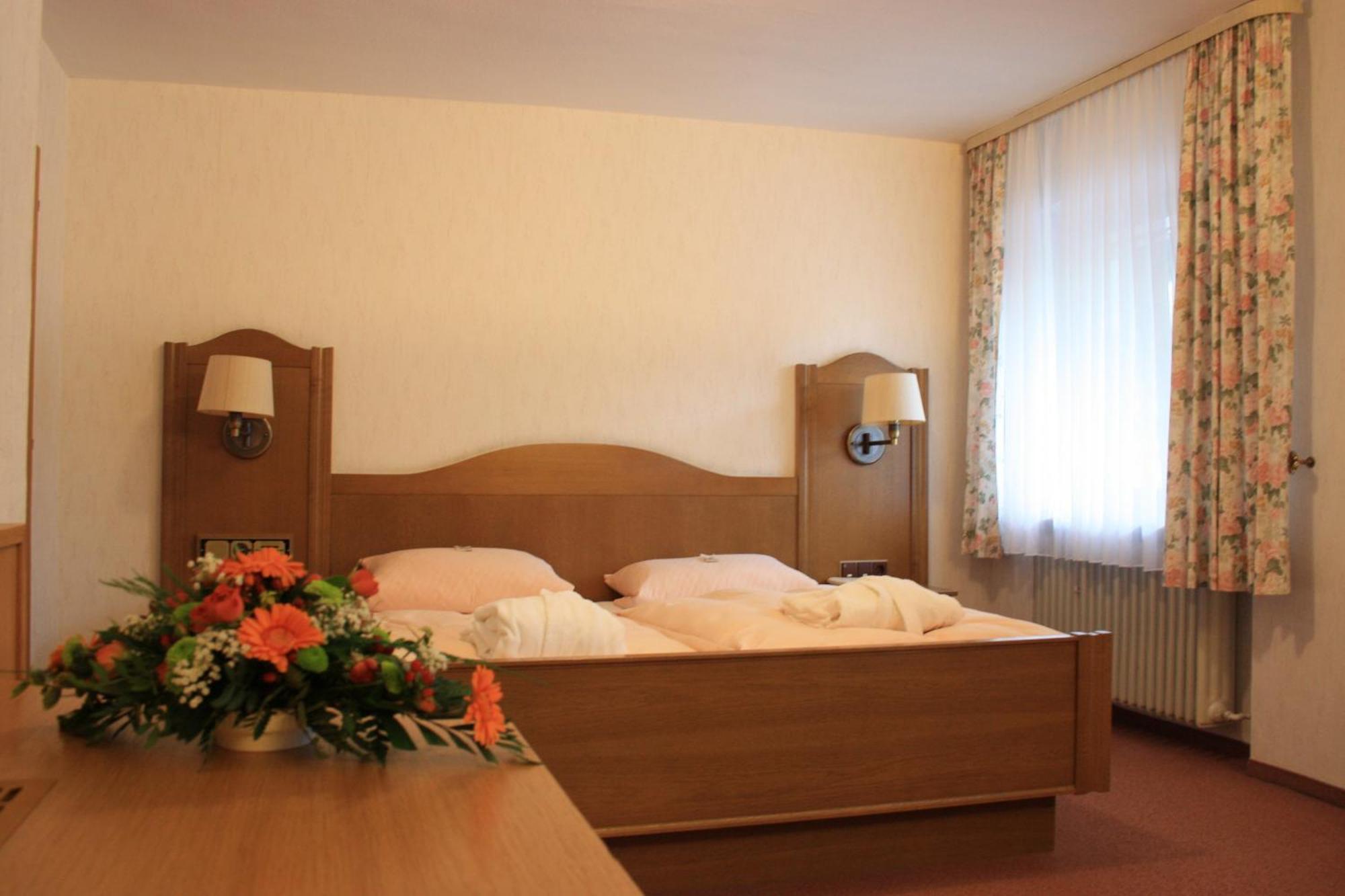 Wald-Hotel Heppe Dammbach Exterior foto
