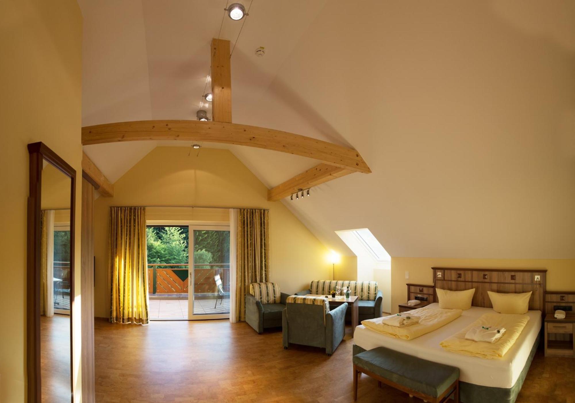 Wald-Hotel Heppe Dammbach Cameră foto